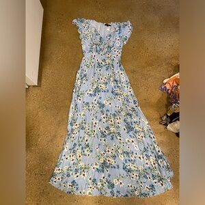 Feminine light blue floral maxi dress